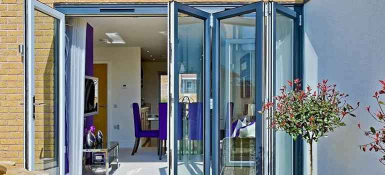 Commercial Door Glass Repair in Pinecrest, FL