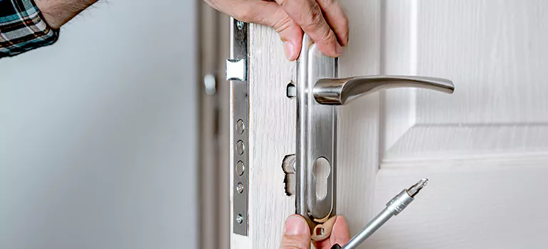 Front Door Knob Repair in Pinecrest, FL